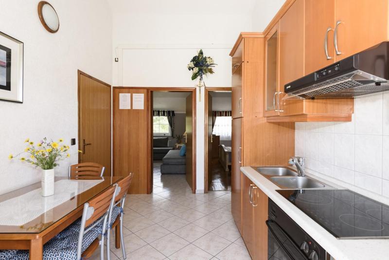 Apartments Luka - Trogir, Marina 150M From The Beach 외부 사진