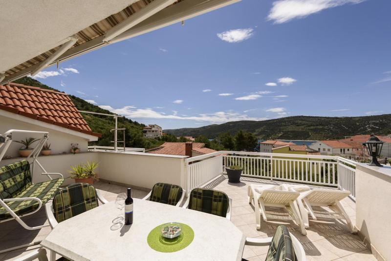 Apartments Luka - Trogir, Marina 150M From The Beach 외부 사진