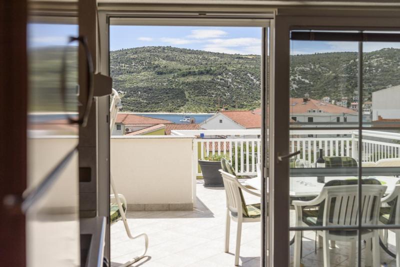 Apartments Luka - Trogir, Marina 150M From The Beach 외부 사진