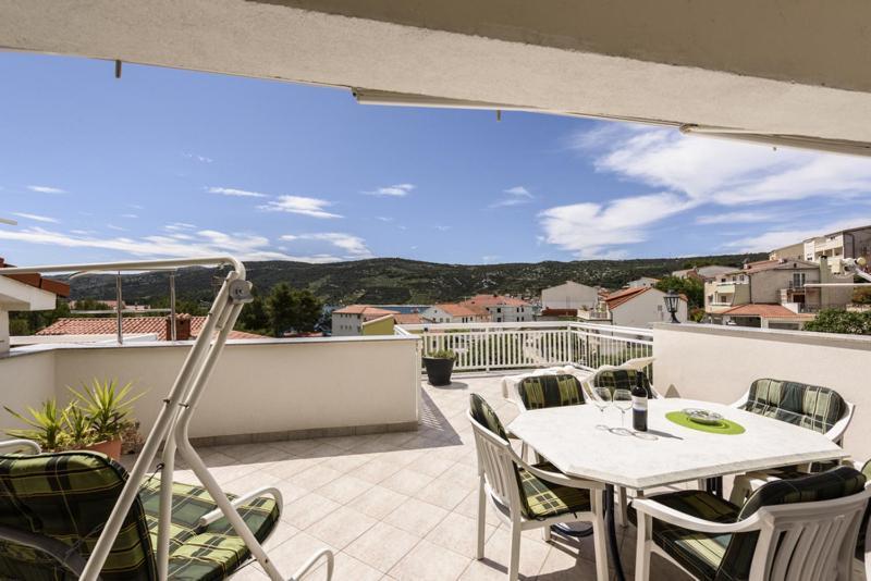 Apartments Luka - Trogir, Marina 150M From The Beach 외부 사진