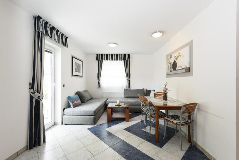 Apartments Luka - Trogir, Marina 150M From The Beach 외부 사진