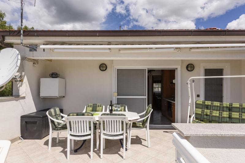 Apartments Luka - Trogir, Marina 150M From The Beach 외부 사진