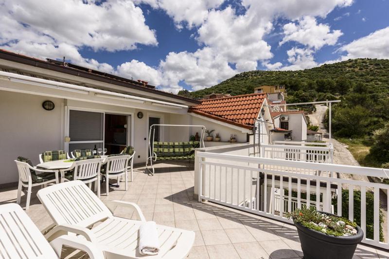 Apartments Luka - Trogir, Marina 150M From The Beach 외부 사진